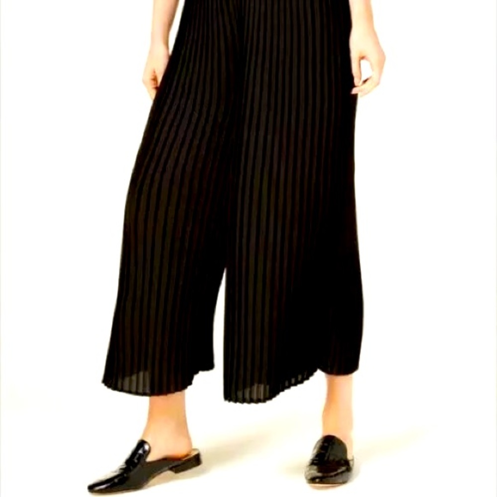 Eileen Fisher Petite Accordion Pleated Cropped Black Pant L
